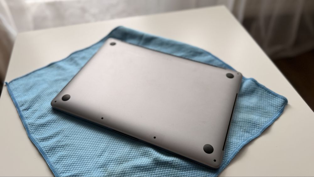 MacBook Pro 13 Retina 2020 i5 | 16 GB RAM | SSD 1 TB A2251