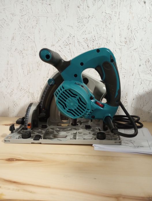 Занурювальна дискова пила Makita SP6000J