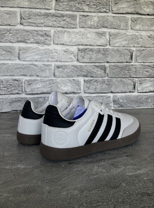 Розпродаж | Кросівки Adidas Samba | Asics Gel-Kahana