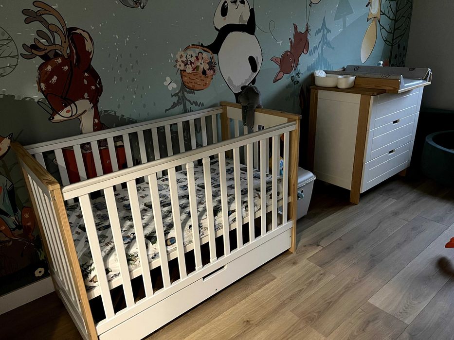łóżeczko i komoda z przewijakiem + materac Klupś Iwo