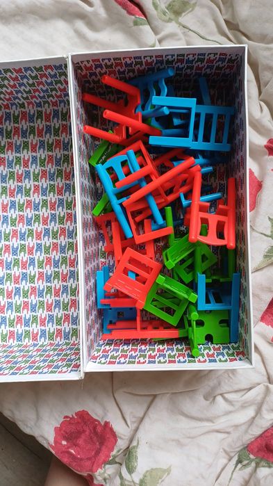 Gra nowa mistakos krzesła