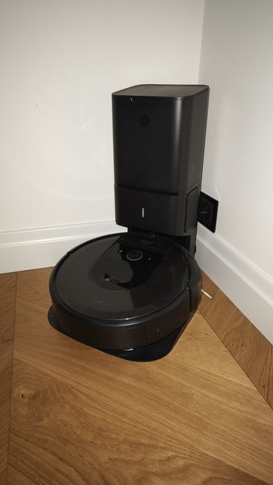 Roomba i7+ plus stacja dokująca stan jak nowy robot sprzątający black