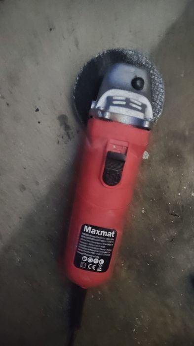 Rebarbadora em excelente estado