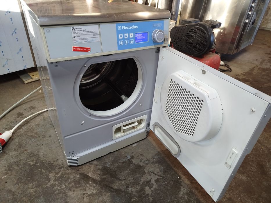 Сушка для білизни професійна Electrolux.