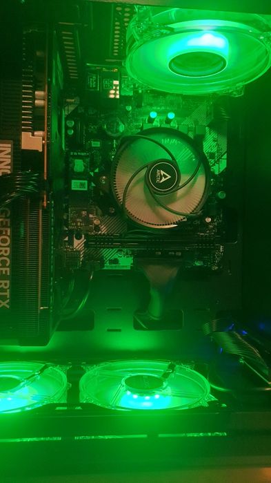 Komputer do gier RTX 5060 Ryzen 5 5500 32 GB RAM
