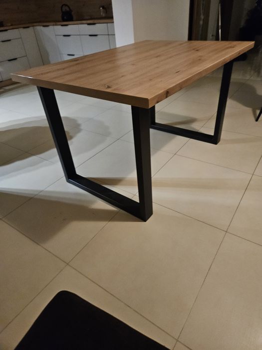 Sprzedam  stół w bdb.