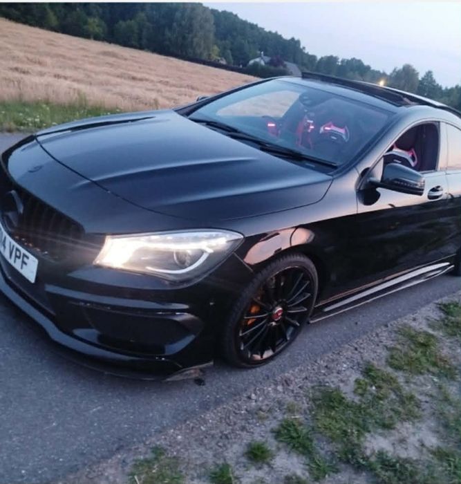Anglik Mercedes CLA 45 AMG