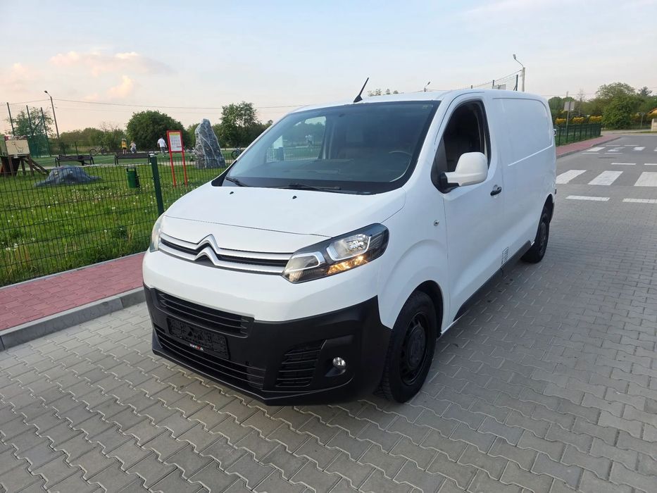 Toyota Proace expert jumper 2,0 D Klimatyzacja tempomat dubel drzwi trafic vivaro long długi l2  Toyota proace 2018 r long l2 Silnik 2,0 automat 177 KM Klimatyzacja