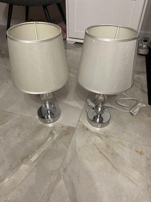 Dwie lampki nocne