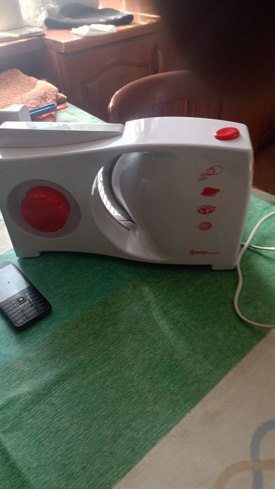 Krajalnica do chleba i wędlin,