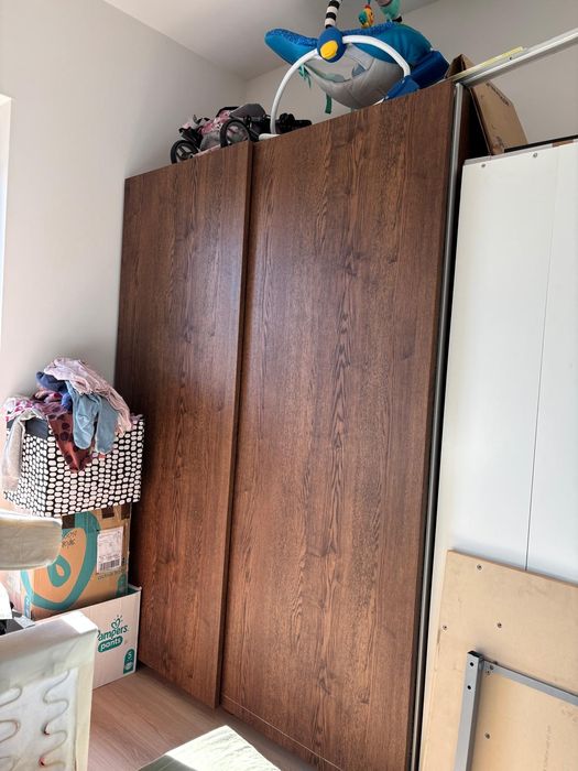 Szafa IKEA PAX 150 × 201 cm – drzwi przesuwne HASVIK