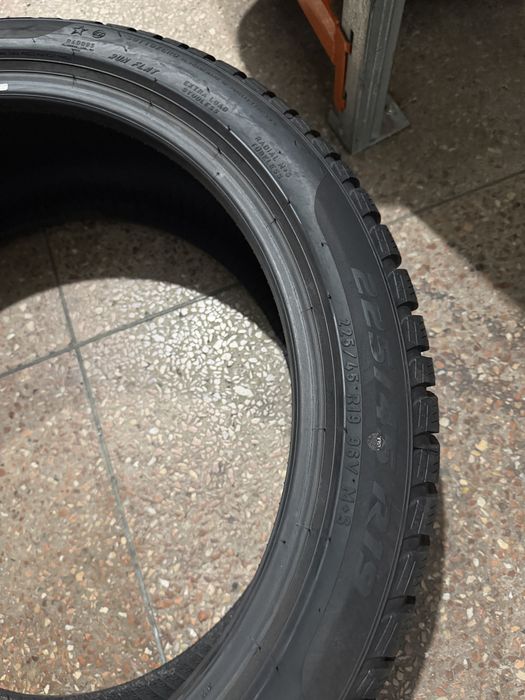 225/45 r 19 Pirelli run flat 4шт.