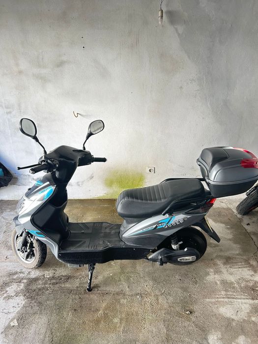 Moto eletrica pouca usada