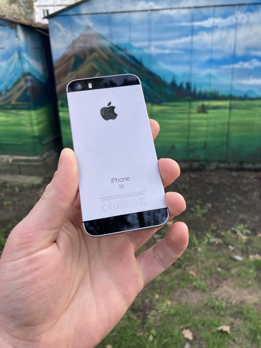 Продам Apple iPhone SE 1st generation 32GB Space Gray Neverlock