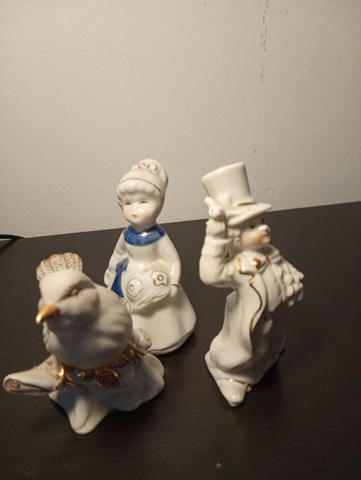 3 bonecos em Porcelana /altura maxima (12 cm)*