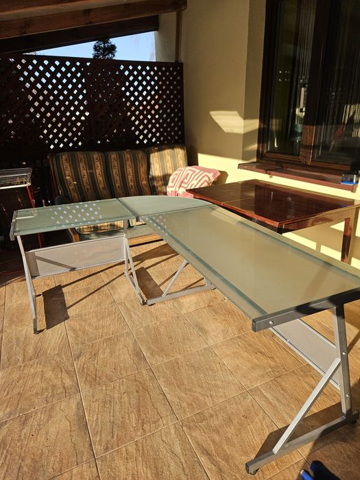 Biurko ,blat szklany, szkło hartowane 6 szt.stan b.dobry