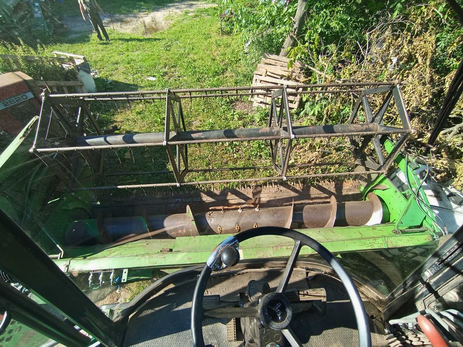 Kombajn zbożowy John Deere 1065