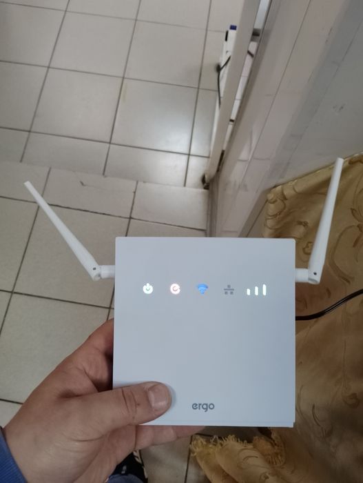 Wi-Fi роутер Ergo R0516 4G/3G White + акумулятор