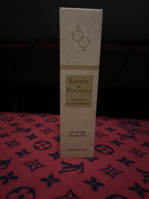 Alyssa Ashley Essence de Patchouli Eau Parfumée 100 ml.Nowe!darmowa przesyłka.