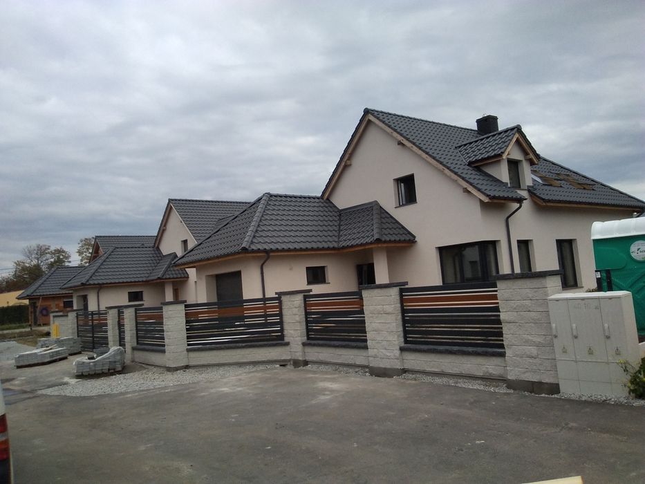 Montaż ogrodzeń łupanych, gładkich, bloczki,systemowe, siatka panelowa