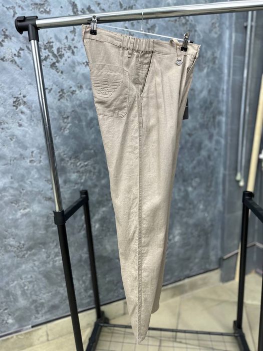 Лляні брюки Loro Piana бежеві чоловічі брюки армані бежеві чоловічі