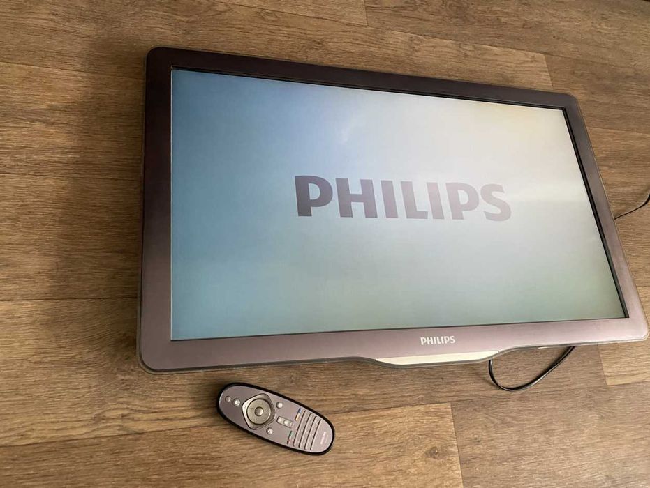 Телевізор /Екран Philips 32PFL7605H (Рамки металические ) 100 Гц/2 мс