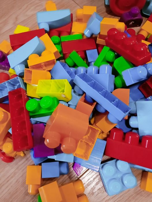 Klocki Mega Blocks 140 el. 2 komplety  + Spacerowy Słonik Fischer Pric