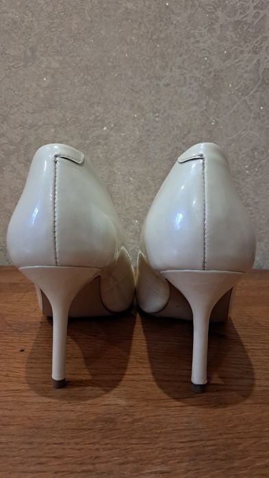 Шкіряні Туфлі на каблучку,мешти босоніжки