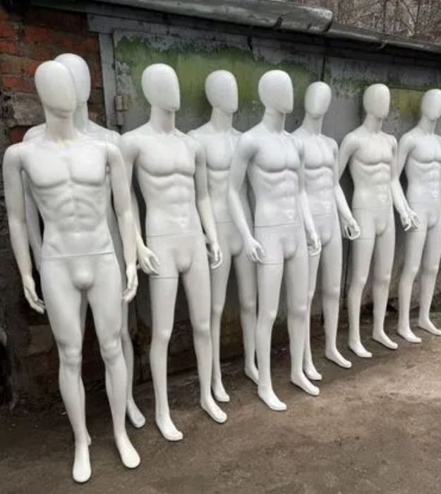 Манекени повнотілі