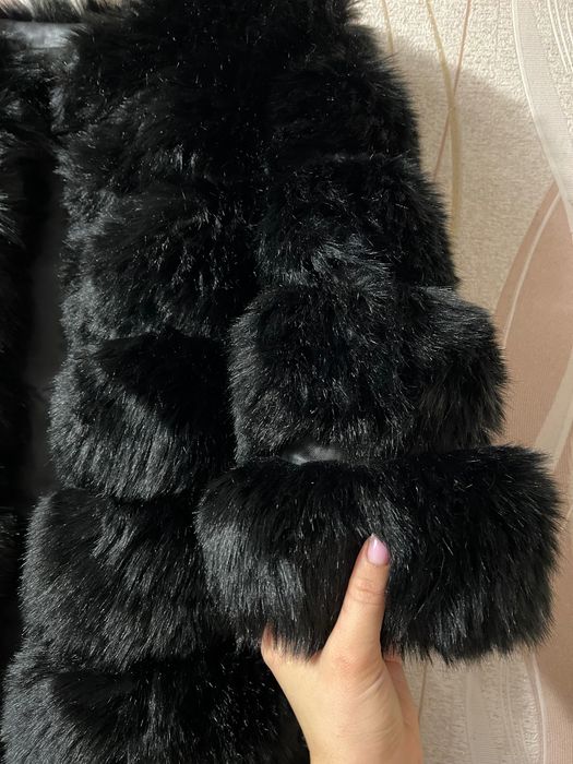 Шуба розмір L чорна