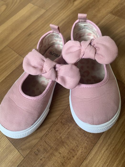 Дитячі тапулі в садок