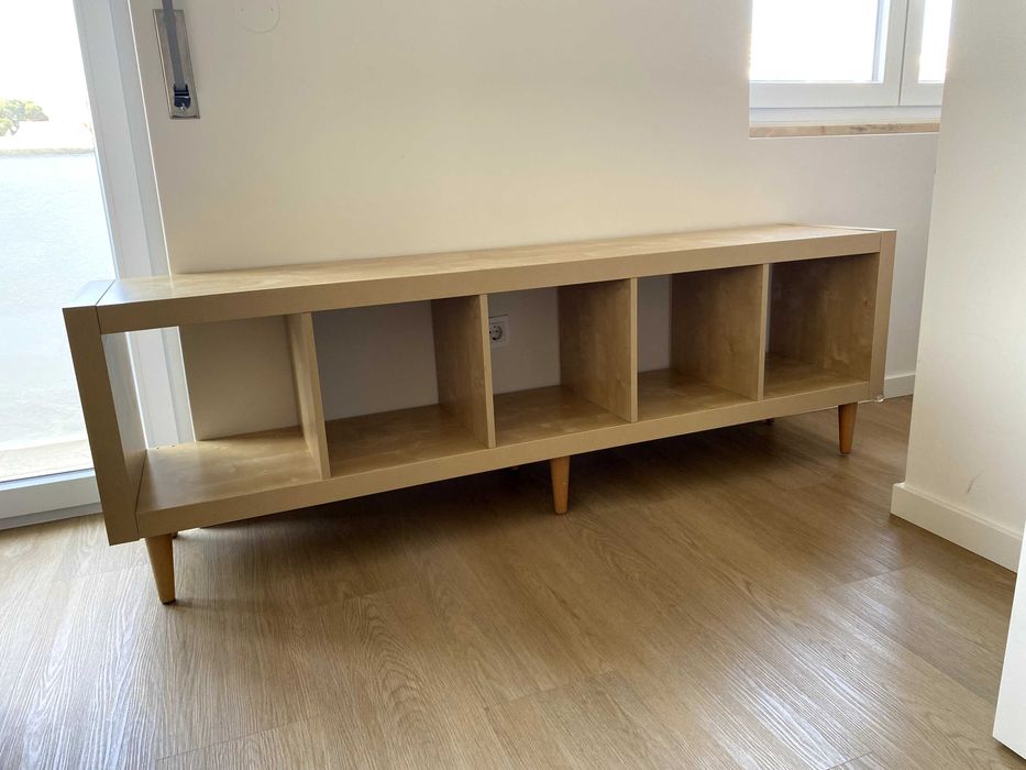 Movel TV Kallax com pes