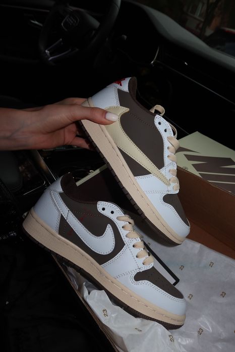 Кросівки Nike x  Travis Scott