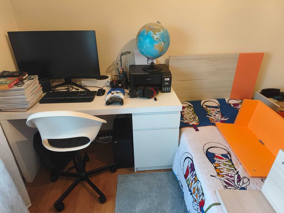 Quarto menino completo em excelente estado.