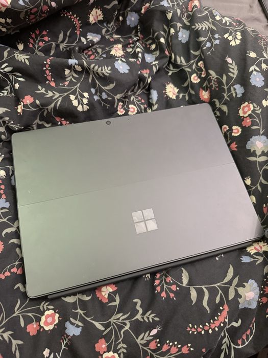 Microsoft Surface Pro 9 13” i7 1255U, 16GB RAM, 512GB, Intel Iris XE