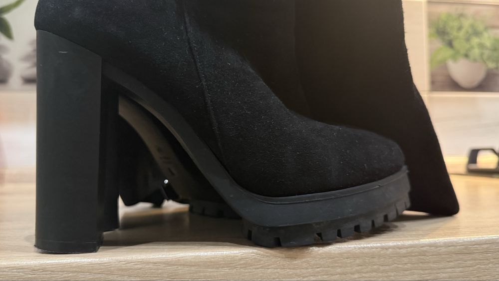 Сапожки замш натуральний 38 чоботи