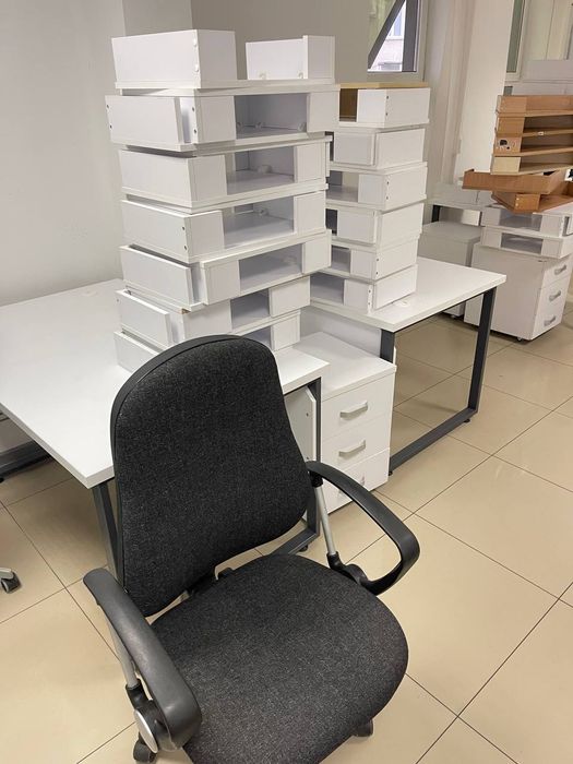 Розпродаж меблів, столи лофт, тумби, крісла, стелажі, стільці, стелажі