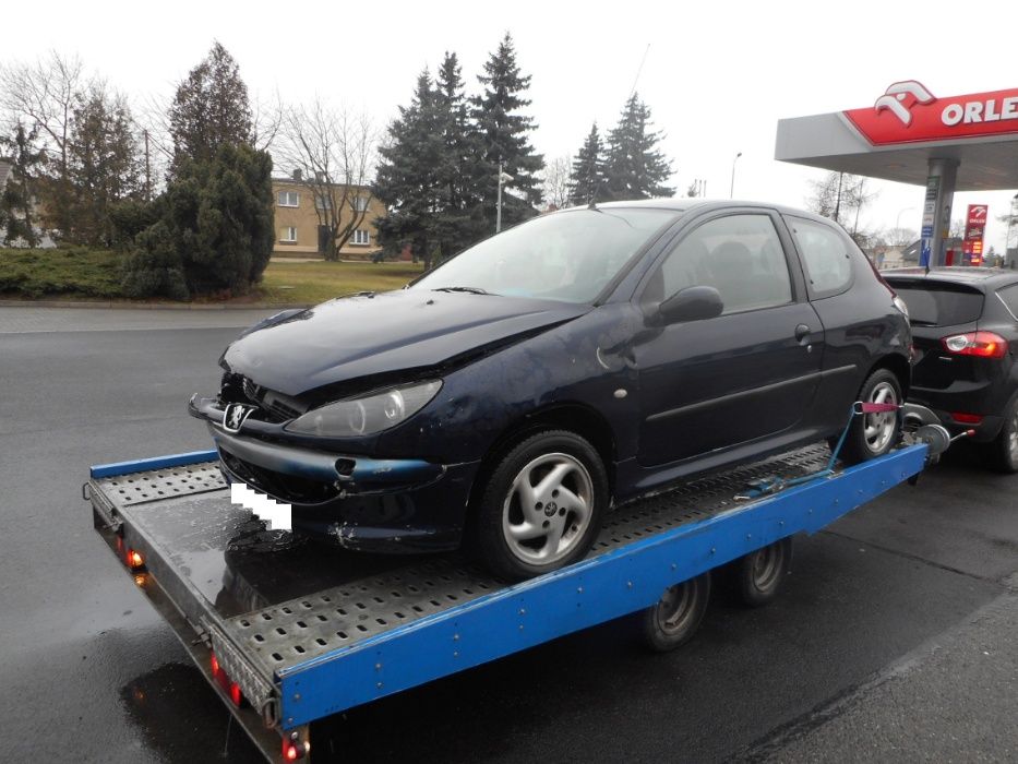 Peugeot 206,zwykły diesel 1,9,przeznaczony na części,granatowy