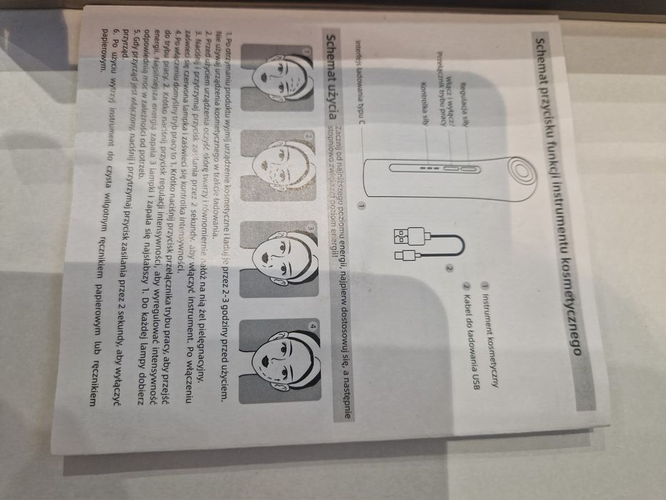 Urzadzenie do masażu twarzy