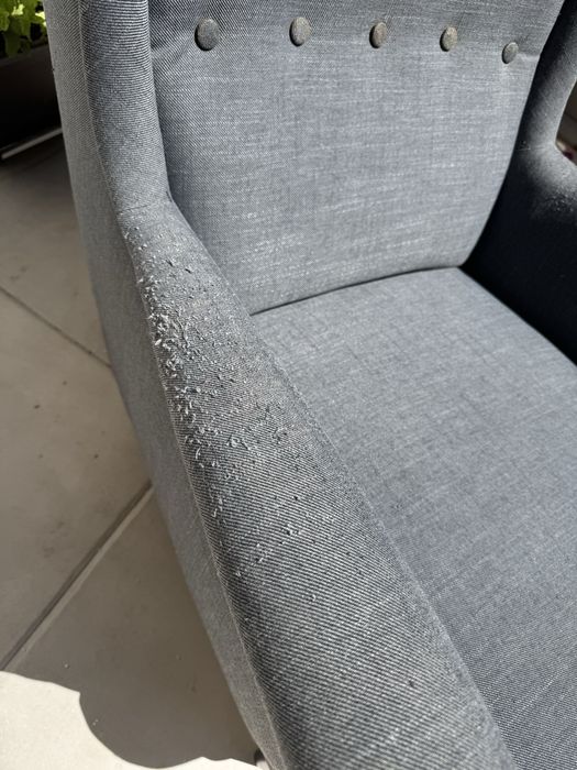Poltrona IKEA STRANDMON + repousa-pés