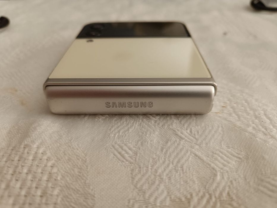 Samsung 3 flip 128gb