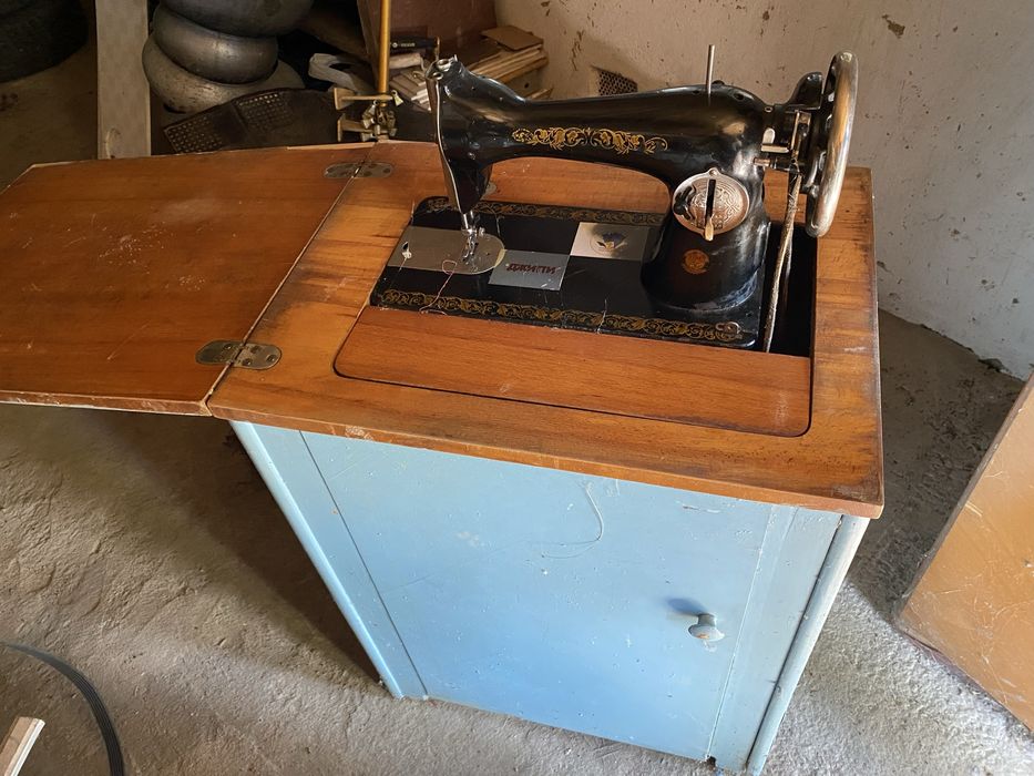 Ножна швейна машина