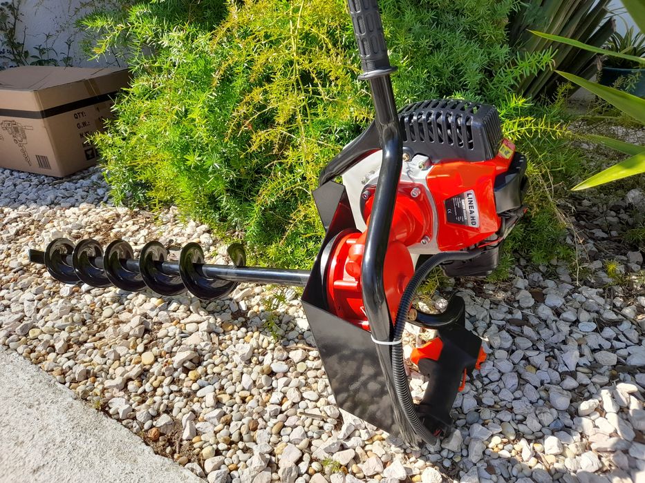 Perfuradores de solo a gasolina novos em caixa
Com 1 Broca de 100mm d