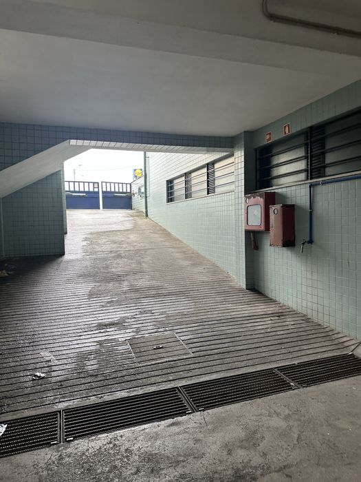 Armazem - box - arrumos - self storage