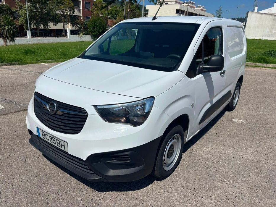 Opel Combo 1.5 CDTi 102cv L1H1 ENJOY - AC - IVA DEDUTÍVEL