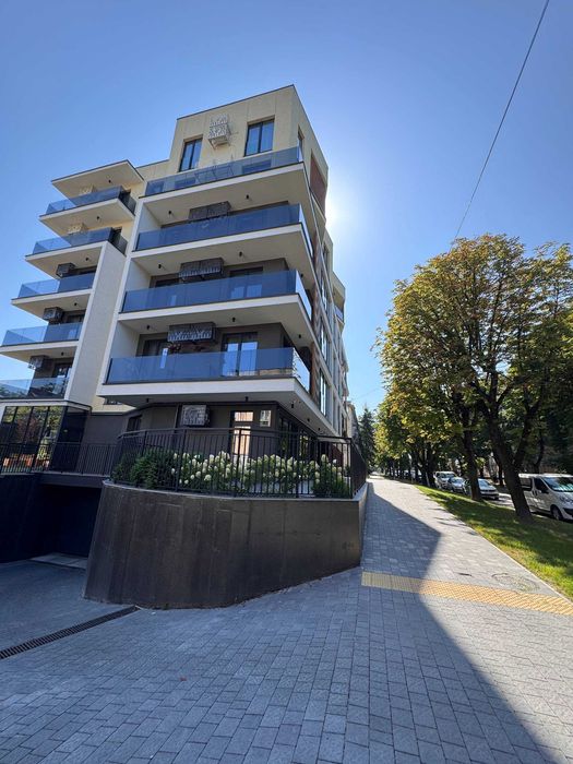 БЕЗ КОМІСІЇ ПРОДАЖ КОМЕРЦІЇ в зданій новобудові вул.Окружна,43