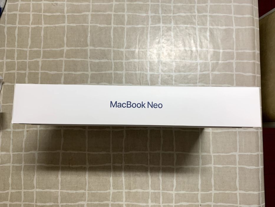 MacBook Neo 256GB / 8GB RAM – Índigo (NOVO e SELADO)