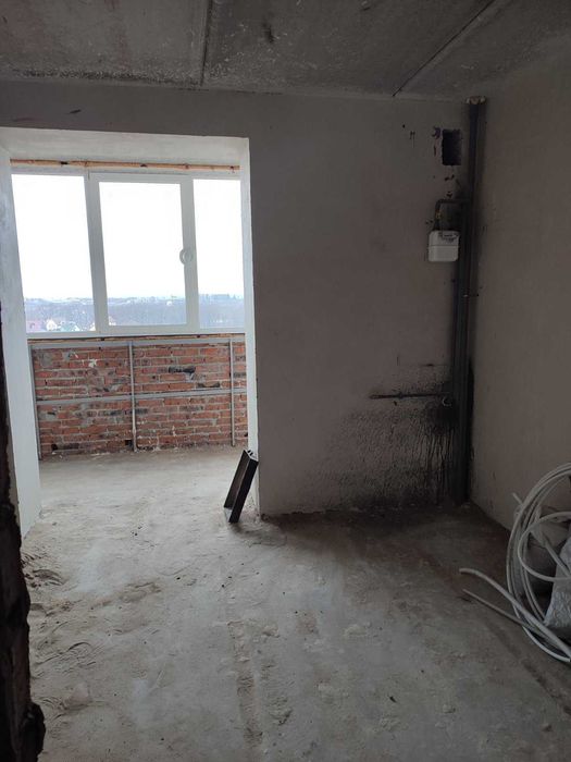 Простора 1 кімнатна квартира в хорошій новобудові!