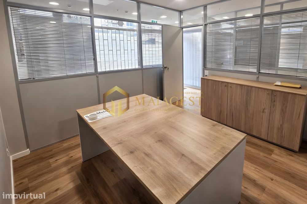 Gabinetes Novos para Arrendamento junto à Rotunda da Areosa