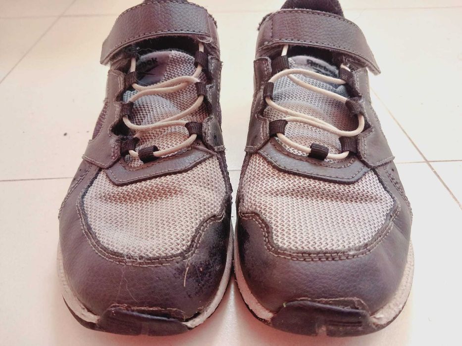 Ténis Reebok velcro tamanho 34